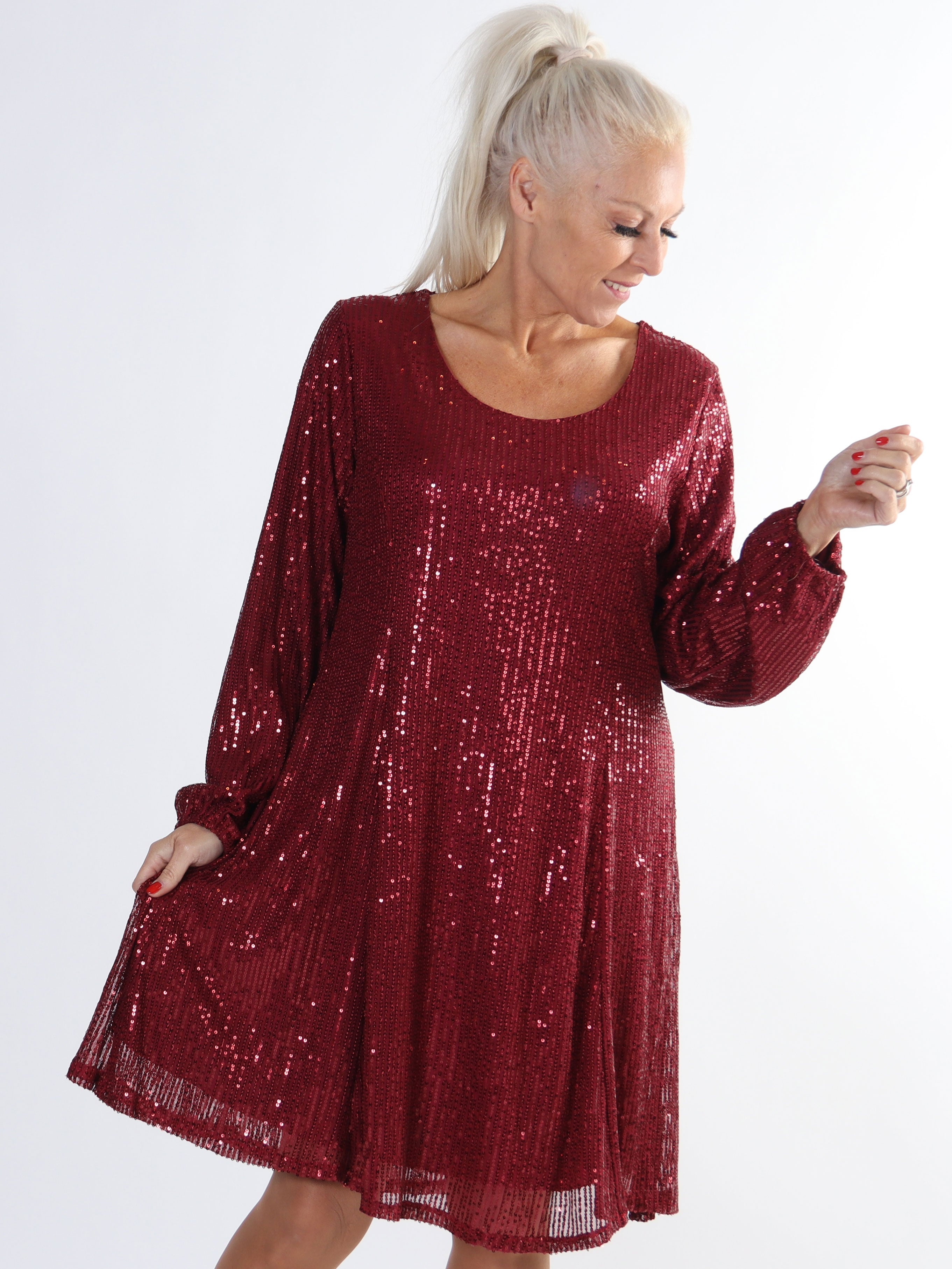 Maj Glitter L/S - Söt paljettklänning i A-linjeform för stora storlekar